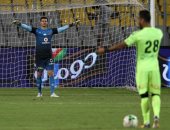 فيديو و صور.. حارس بتروجت ينقذ مرماه من "لدغة" جوكر الأهلى 