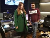 كارول سماحة تنشر صورة جديدة مع الملحن محمد رحيم من كواليس تسجيل أحدث أغانيها