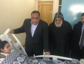 صور.. رئيس جامعة حلوان يزور مصابى كنيسة مارمينا.. ويؤجل امتحانات مصابة