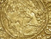 عمرها 500 سنة.. اكتشاف قطعة ذهبية نادرة فى ساحة معركة قديمة بإنجلترا
