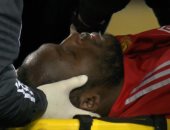 صور.. لوكاكو يتعرض لإصابة خطيرة فى الرأس ويخرج من الملعب فاقد الوعى 