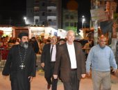 محافظ أسوان يتفقد الخدمات الأمنية حول الكنائس قبل احتفالات عيد الميلاد
