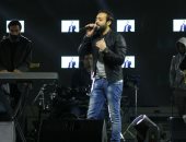 تامر عاشور يشعل حفل رأس السنة بـ6 أكتوبر 