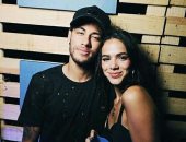 شاهد.. كيف يحتفل نيمار بالكريسماس فى البرازيل مع صديقته برونا؟