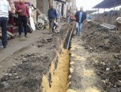 صور.. تطبيق منظومة جديدة للنظافة.. وتجديد خط مياه الشرب بفوه بكفر الشيخ