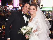 ماريا مينونوس وكيفن وندرجارو تزوجا بشكل مفاجئ وسط "تايمز سكوير"