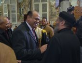 فيديو.. محافظ مطروح يشارك فى احتفالات رأس السنة الميلادية بكنيسة السيدة العذراء