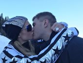 فيديو وصور.. على الجليد وبأجواء رومانسية خطوبة باريس هيلتون وكريس زيلكا