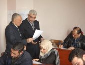 نائب جامعة المنوفية للدراسات العليا يتابع امتحانات الدراسات العليا بالآداب