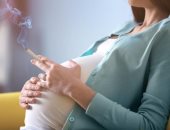 تدخين الأم أثناء فترة الحمل يصيب الطفل بالبلوغ المبكر