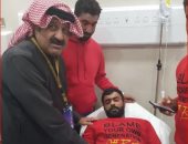 فيديو .. رئيس الاتحاد الكويتى يزور المصابين فى حادث نهائى خليجى 23