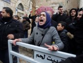 صور.. مظاهرة ضد ترأس بطريرك القدس الأرثوذكسية احتفالات "عيد الغطاس" ببيت لحم