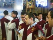 صور.. الأنبا بافلى يترأس صلاة قداس العيد بالإسكندرية بحضور المحافظ