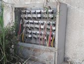 كابينة كهرباء مفتوحة تثير مخاوف سكان مساكن عثمان فى 6 أكتوبر.. صورة