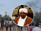 المعارضة تتهم البشير بصناعة الأزمات.. تدعو السودانيين للنزول إلى الشوارع رفضا لسياسات النظام.. وتؤكد: ارتفاع أسعار السكر والكهرباء والقمح أشعل نيران الغضب.. وخطيب مسجد موالى للنظام: المعاصى سبب الغلاء
