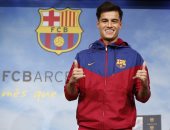 فيديو وصور.. كوتينيو يظهر فى ملعب "كامب نو" معقل برشلونة لأول مرة