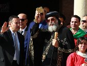 البابا تواضروس يستقبل المهنئين بالعيد بالكاتدرائية المرقسية