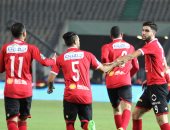 فيديو.. حضور الأمن وغياب جماهير الأهلى عن الاحتفال بالقمة