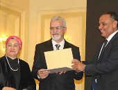 شيخ الأزهر يقرر ترجمة مسلسل نور للأطفال لعدة لغات  (صور)