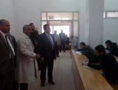 صور .. نائب رئيس جامعة الأزهر يتفقد امتحانات كلية اللغة العربية بفرع أسيوط