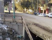 صور.. انهيار أجزاء من الكوبرى المؤدى للطريق الرئيسى لقرية شبرا قلوج بالغربية