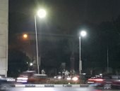 قارئ يرصد عامود إنارة مائل بمطلع كوبرى الجلاء