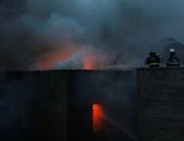 صور.. حريق هائل بأحد العقارات السكنية بمانهاتن وقوات الإطفاء تكافح النيران