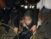 صور.. استخراج طالب من بئر مياه جوفية بعد 8 ساعات من سقوط صخرة عليه بسوهاج