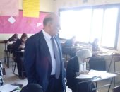 وكيل تعليم الغربية يتفقد سير امتحانات النقل بمدرستين بطنطا