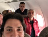 شاهد.. الجهاز الفنى للفراعنة فى الطريق للإمارات لحضور سوبر الأهلى والمصرى