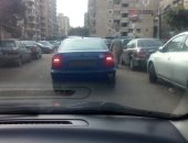 قارئ يرصد سيارة تسير بدون لوحات معدنية فى شارع صقلية بمدينة نصر