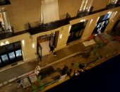 صور.. عصابة تسرق مجوهرات بقيمة 4.5 ملايين يورو من فندق بباريس
