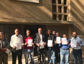 صور.. عاملو شركة أمن بدمياط يحررون توكيلات جماعية لتأييد السيسي