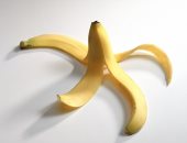 فوائد قشر الموز.. يُقلل أعراض الاكتئاب ويُعالج الهالات السوداء