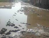 صور.. مياه الصرف الصحى تغرق شوارع منطقة حوض الداير فى الغربية