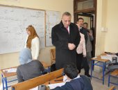 محافظ الجيزة يتفقد لجان امتحانات التيرم الأول للشهادة الإعدادية