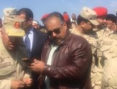 فيديو.. كامل الوزير لـ"مسؤول المساحة بأسيوط": سهلوا إجراءات نزع الملكية وتعويض الأهالى