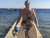 مقدم برامج أوكرانى شهير يقضى إجازته بشرم الشيخ ويسوق للسياحة المصرية