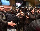 صور.. اشتباكات بين الجماهير التركية والشرطة فى استقبال أردا توران