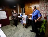 صور.. انطلاق اليوم الثانى من التصويت بالانتخابات الرئاسية فى التشيك