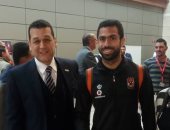 جماهير الأهلى تستقبل الفريق بمطار القاهرة بعد حصوله على كأس السوبر "صور"