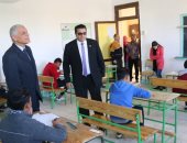 صور.. سكرتير عام جنوب سيناء يتفقد سير امتحانات الشهادة الإعدادية