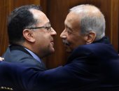 شريف إسماعيل يشكر وزير الإسكان على جهده كقائم بأعمال رئيس الوزراء