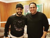 أكرم حسنى حكم مرتشى فى فيلم "البدلة" مع تامر حسنى