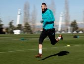 بنزيما يعود لتدريبات ريال مدريد استعدادًا لمواجهة ليجانيس بالكأس