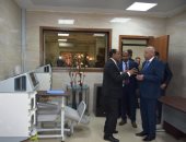 محافظ أسوان يتفقد الأعمال الإنشائية بالمبنى الجديد للمستشفى الجامعى