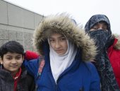 بعد إدعاء طالبة تمزيق رجل لحجابها فى كندا.. كاتب يدعو لحظر النقاب 