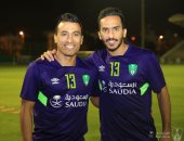 شاهد.. زملاء عبد الشافى يودعونه بالقميص 13.. وتوقيع خاص من رئيس النادى