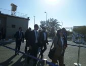 صور.. وصول وزيرى النقل والتضامن إلى الوادى الجديد لتفقد مشروعات الخارجة