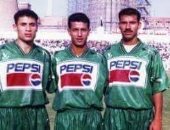 شاهد.. ياسر رضوان نجم الأهلى بقميص بلدية المحلة فى التسعينيات